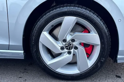 KT74LCL Volkswagen Golf 1.5 TSI 272 GTE eHybrid 5dr DSG Thumbnail #13