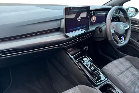 KT74LCL Volkswagen Golf 1.5 TSI 272 GTE eHybrid 5dr DSG Thumbnail #15