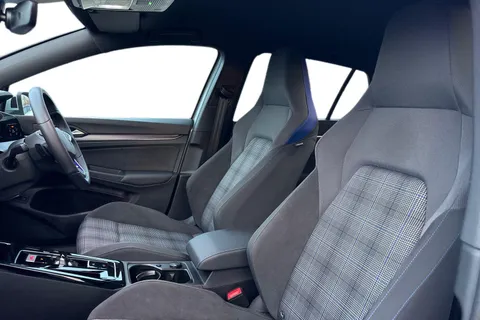 KT74LCL Volkswagen Golf 1.5 TSI 272 GTE eHybrid 5dr DSG Thumbnail #16