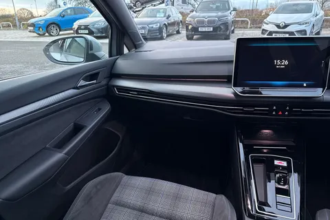 KT74LCL Volkswagen Golf 1.5 TSI 272 GTE eHybrid 5dr DSG Thumbnail #20