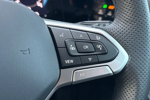 KT74LCL Volkswagen Golf 1.5 TSI 272 GTE eHybrid 5dr DSG Thumbnail #32