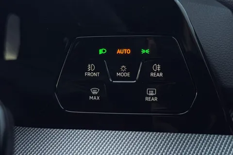 KT74LCL Volkswagen Golf 1.5 TSI 272 GTE eHybrid 5dr DSG Thumbnail #34