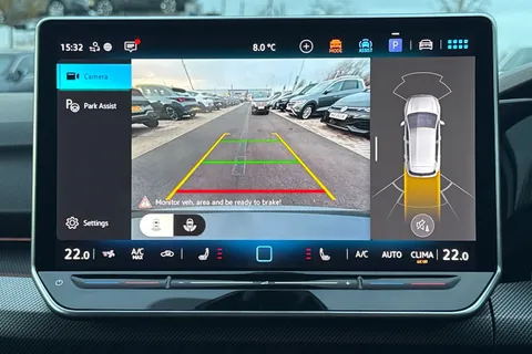 KT74LCL Volkswagen Golf 1.5 TSI 272 GTE eHybrid 5dr DSG Thumbnail #42