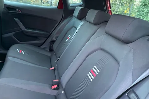 19 of 53 for SEAT Arona 1.0 TSI FR Euro 6 (s/s) 5dr