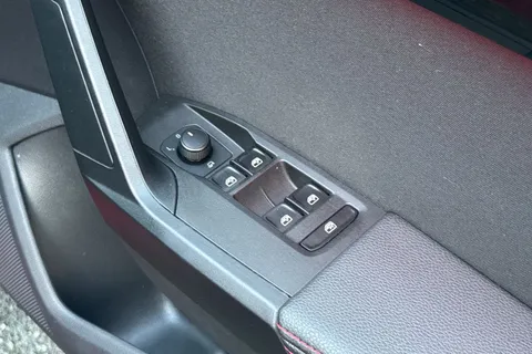 21 of 53 for SEAT Arona 1.0 TSI FR Euro 6 (s/s) 5dr