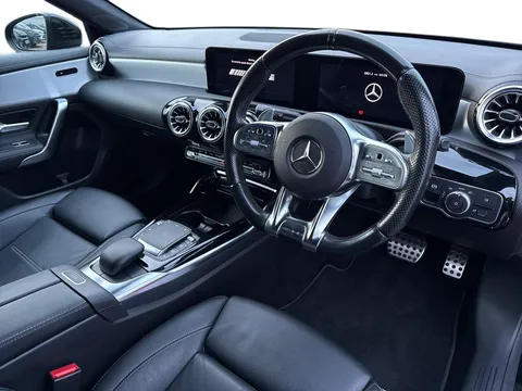 YX21LPP Mercedes-Benz A Class 2.0 A35 AMG (Premium) 7G-DCT 4MATIC Euro 6 (s/s) 5dr Thumbnail #9