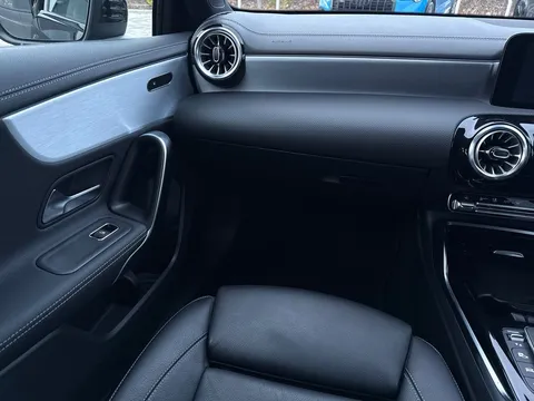 YX21LPP Mercedes-Benz A Class 2.0 A35 AMG (Premium) 7G-DCT 4MATIC Euro 6 (s/s) 5dr Thumbnail #16