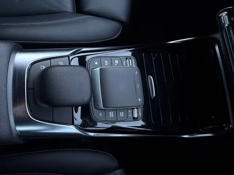 YX21LPP Mercedes-Benz A Class 2.0 A35 AMG (Premium) 7G-DCT 4MATIC Euro 6 (s/s) 5dr Thumbnail #21