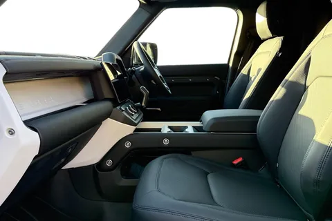 DL75BWD Land Rover Defender 110 3.0 D250 Hard Top X-Dynamic SE 5dr Thumbnail #3