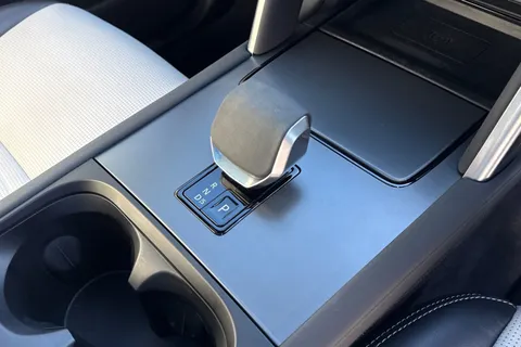 KO73NHB Land Rover Discovery Sport 1.5 P300e Dynamic HSE 5dr Thumbnail #14