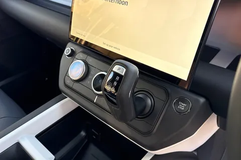 DL75BWD Land Rover Defender 110 3.0 D250 Hard Top X-Dynamic SE 5dr Thumbnail #14