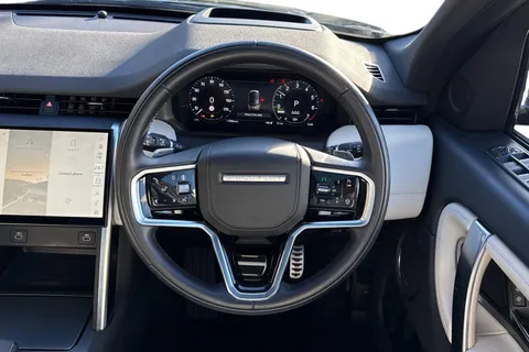 KO73NHB Land Rover Discovery Sport 1.5 P300e Dynamic HSE 5dr Thumbnail #16