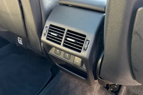 KO73NHB Land Rover Discovery Sport 1.5 P300e Dynamic HSE 5dr Thumbnail #19