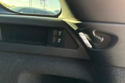 KO73NHB Land Rover Discovery Sport 1.5 P300e Dynamic HSE 5dr Thumbnail #28