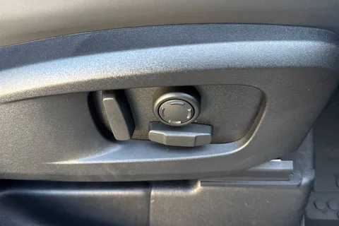 DL75BWD Land Rover Defender 110 3.0 D250 Hard Top X-Dynamic SE 5dr Thumbnail #35