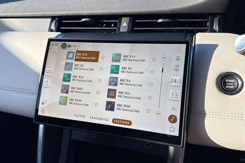 KO73NHB Land Rover Discovery Sport 1.5 P300e Dynamic HSE 5dr Thumbnail #38