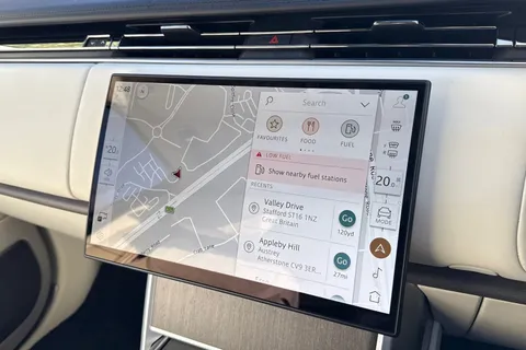 YP73ZHD Land Rover Range Rover 4.4 P615 SV 5dr Thumbnail #12