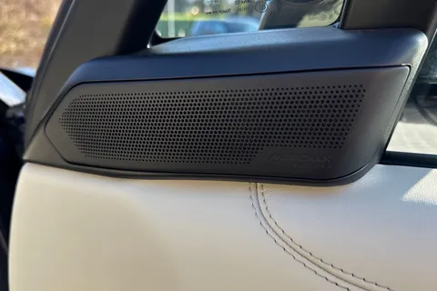 YP73ZHD Land Rover Range Rover 4.4 P615 SV 5dr Thumbnail #25