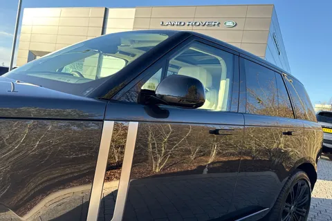 YP73ZHD Land Rover Range Rover 4.4 P615 SV 5dr Thumbnail #31