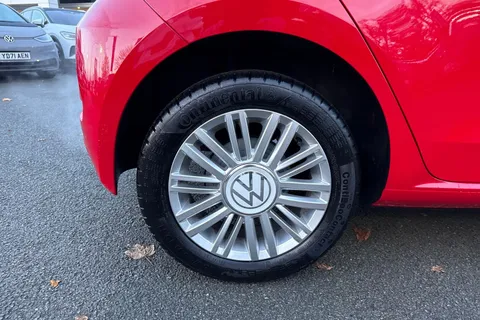 11 of 42 for Volkswagen Up! 1.0 65PS Up 5dr | Maps And More