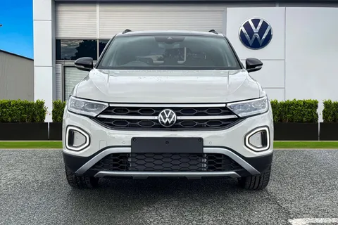 Volkswagen T-Roc 1.5 TSI Style Design Euro 6 (s/s) 5dr Thumbnail #6
