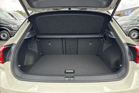  Volkswagen T-Roc 1.5 TSI Style Design Euro 6 (s/s) 5dr Thumbnail #7