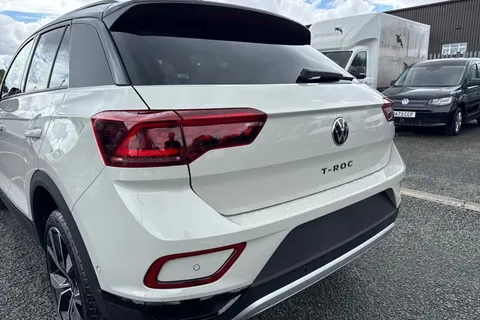  Volkswagen T-Roc 1.5 TSI Style Design Euro 6 (s/s) 5dr Thumbnail #8
