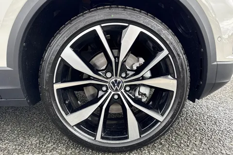  Volkswagen T-Roc 1.5 TSI Style Design Euro 6 (s/s) 5dr Thumbnail #10