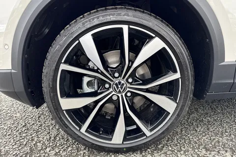  Volkswagen T-Roc 1.5 TSI Style Design Euro 6 (s/s) 5dr Thumbnail #11