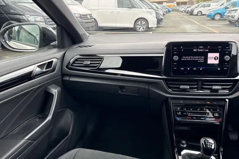  Volkswagen T-Roc 1.5 TSI Style Design Euro 6 (s/s) 5dr Thumbnail #20