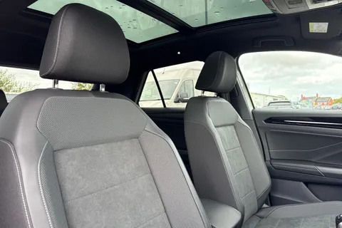  Volkswagen T-Roc 1.5 TSI Style Design Euro 6 (s/s) 5dr Thumbnail #24