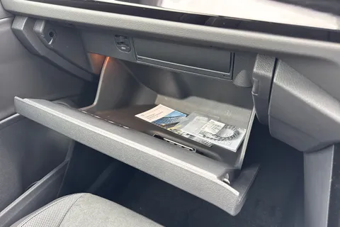  Volkswagen T-Roc 1.5 TSI Style Design Euro 6 (s/s) 5dr Thumbnail #43