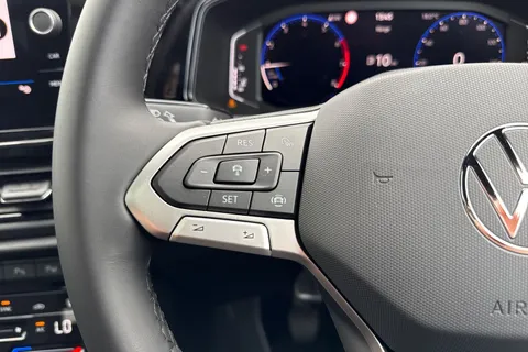  Volkswagen T-Roc 1.5 TSI Style Design Euro 6 (s/s) 5dr Thumbnail #44