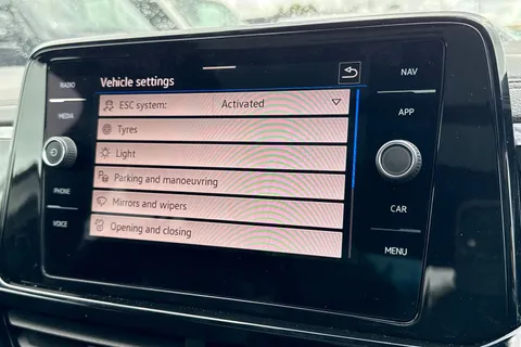  Volkswagen T-Roc 1.5 TSI Style Design Euro 6 (s/s) 5dr Thumbnail #54