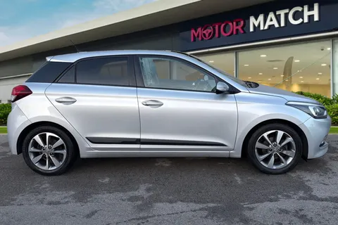 SC15UYX Hyundai I20 1.2 Premium SE Nav Euro 6 5dr Thumbnail #4