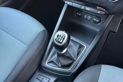 SC15UYX Hyundai I20 1.2 Premium SE Nav Euro 6 5dr Thumbnail #23
