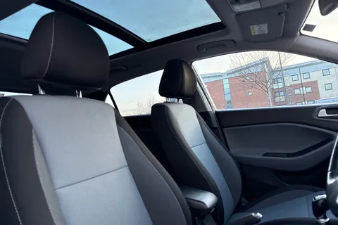 SC15UYX Hyundai I20 1.2 Premium SE Nav Euro 6 5dr Thumbnail #24