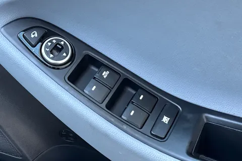 SC15UYX Hyundai I20 1.2 Premium SE Nav Euro 6 5dr Thumbnail #38