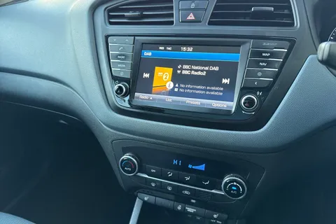 SC15UYX Hyundai I20 1.2 Premium SE Nav Euro 6 5dr Thumbnail #40