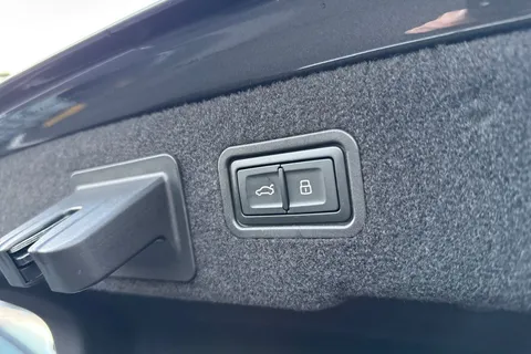 NX24TXU Audi A8 (O) Black Edition 50 TDI quattro 286 PS tiptronic Thumbnail #38