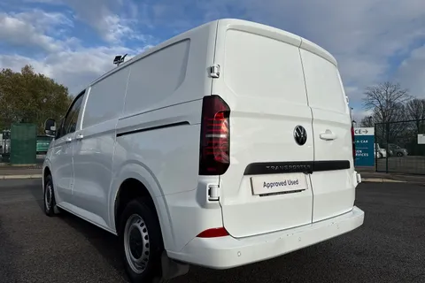 DG25EWU Volkswagen Transporter 2.0 TDI 150 Commerce Plus Van Thumbnail #7