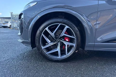 FP74AHY Audi Sq6 E-Tron SQ6 SUV Edition 1 e-tron  360,00 kW Thumbnail #10