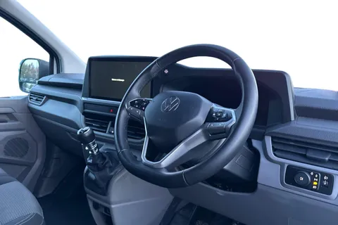 DG25EXT Volkswagen Transporter 2.0 TDI 150 Commerce Plus Van Thumbnail #15