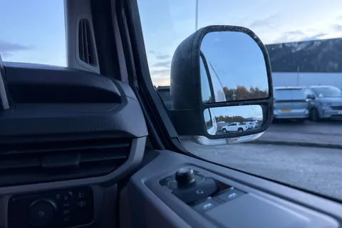 DG25EXT Volkswagen Transporter 2.0 TDI 150 Commerce Plus Van Thumbnail #22