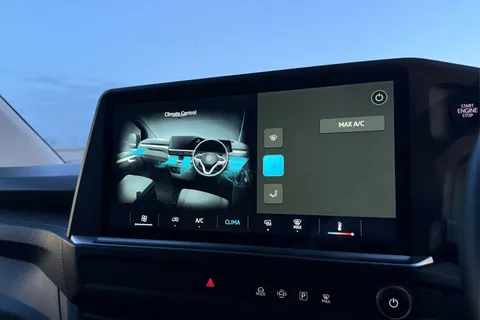 DG25EXT Volkswagen Transporter 2.0 TDI 150 Commerce Plus Van Thumbnail #23