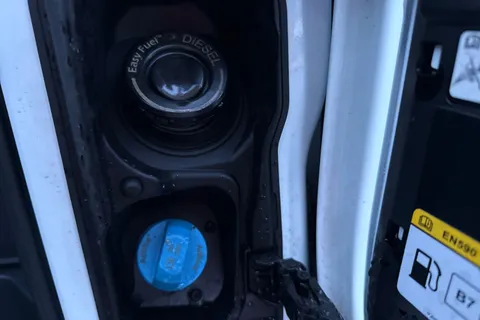 DG25EXT Volkswagen Transporter 2.0 TDI 150 Commerce Plus Van Thumbnail #26