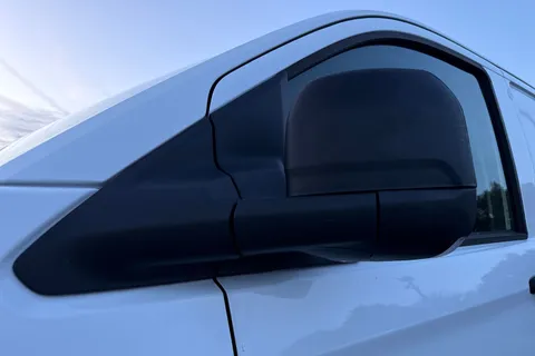 DG25EXT Volkswagen Transporter 2.0 TDI 150 Commerce Plus Van Thumbnail #28