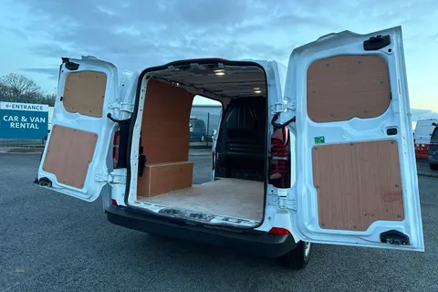 DG25EXT Volkswagen Transporter 2.0 TDI 150 Commerce Plus Van Thumbnail #33