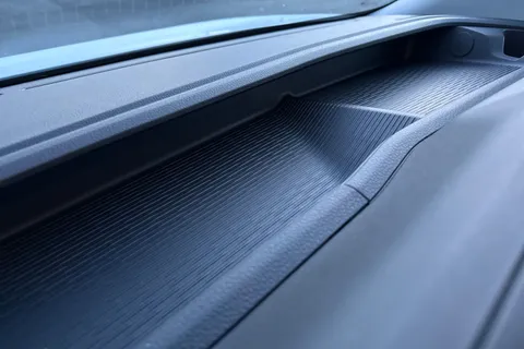 DG25EXT Volkswagen Transporter 2.0 TDI 150 Commerce Plus Van Thumbnail #37