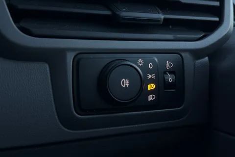 DG25EXT Volkswagen Transporter 2.0 TDI 150 Commerce Plus Van Thumbnail #39